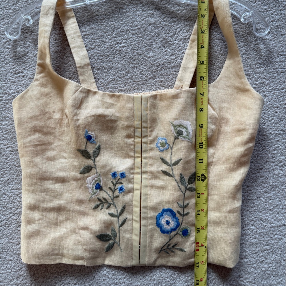 Never been worn Reformation Juliet linen top size 6 - Picture 4 of 9